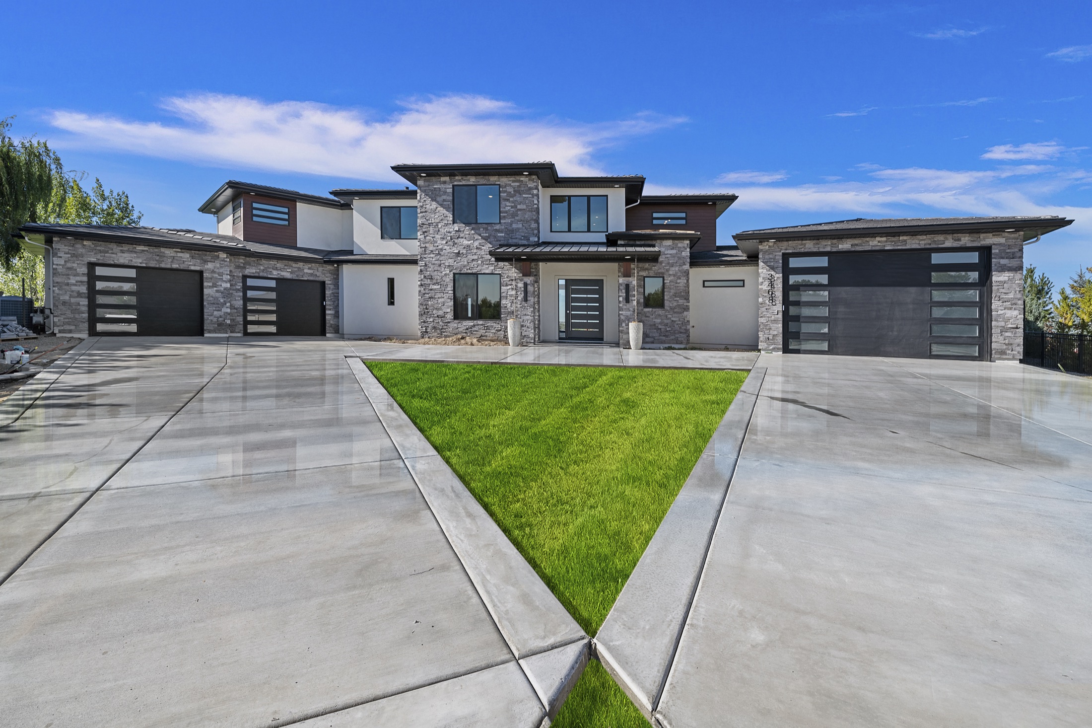 Custom home in the Treasure Valley by MW Homes
